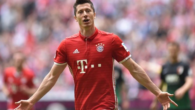 Lewandowski kompleton het-trikun përball Augsburgut (Video)