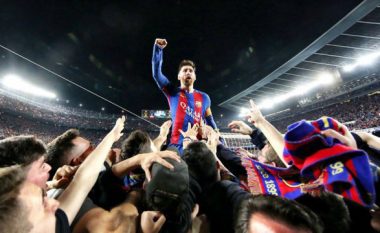 Messi takon fansin që bëri fotografinë ikonike pas përmbysjes historike që bëri Barca (Foto)