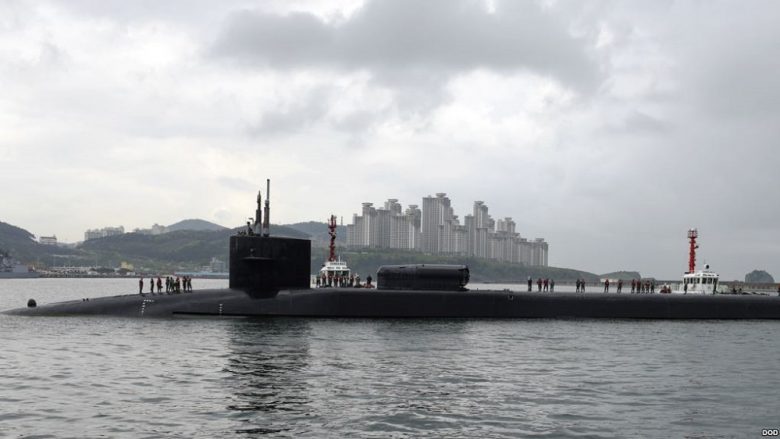 Koreja e Veriut kërcënon me shkatërrimin e nëndetëses së amerikane