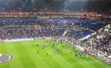 Lyon dhe Besiktas dënohen nga UEFA