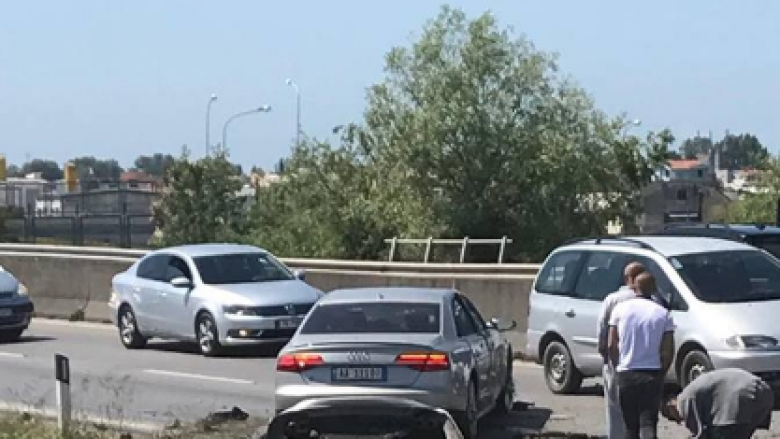 Atentat me dy viktima në Durrës, vetura bëhet “shoshë” nga plumbat (Video)