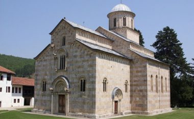 Presidenti i Europa Nostra i përgjigjet Gërvallës dhe Çekut lidhur me Manastirin e Deçanit