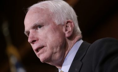 McCain: Rusët janë të këqij si Asadi