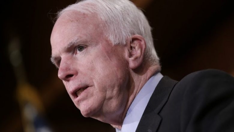 McCain: Rusët janë të këqij si Asadi