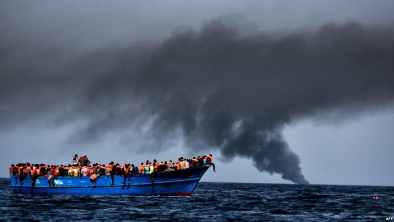 Garda detare italiane shpëton mbi 2 mijë emigrantë në Mesdhe