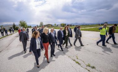 Mustafa: Do të shpejtohen hapat për funksionalizimin e Aeroportit të Gjakovës