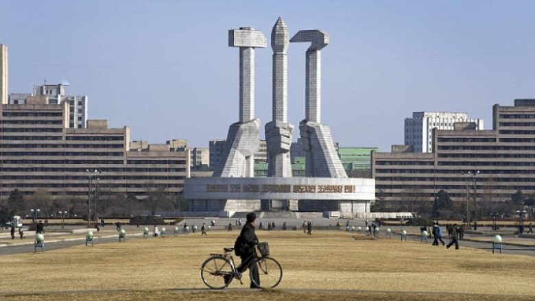 Perëndimori i parë që do t’i jepet shtetësia nga Kim Jong-un: Jeta në Korenë e Veriut është një “parajsë” (Foto)