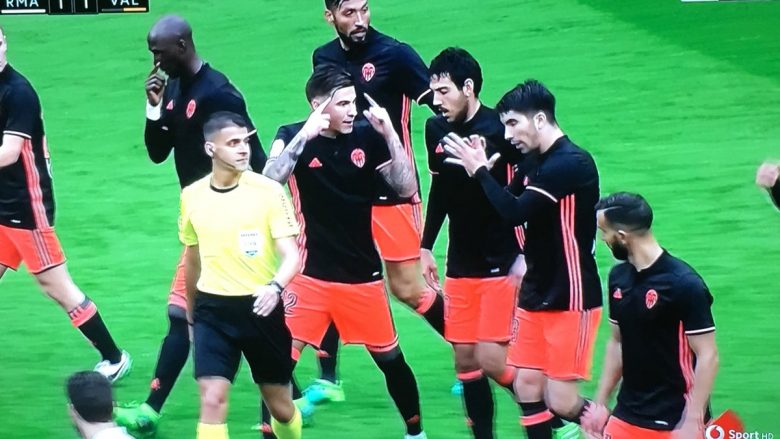 Parejo barazon ndaj Realit me një supergol nga goditja e dënimit (Video)