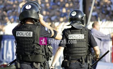 Policët urdhërohen t’i mbajnë jelekët antiplumb (Dokument)