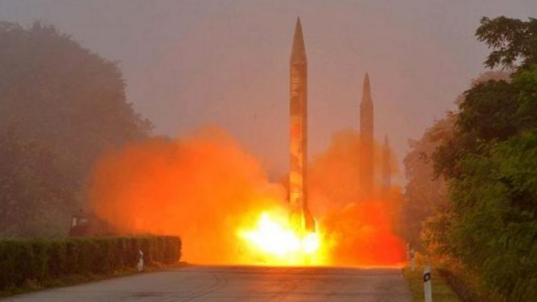 Japonia në alarm pas lansimit të raketës balistike nga Koreja Veriore