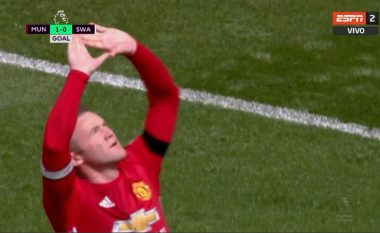United në epërsi ndaj Swanseat, Rooney shënon nga penalltia (Video)