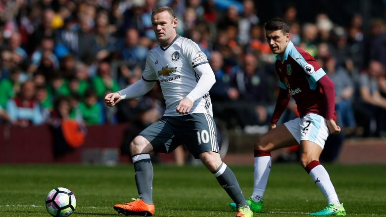 United dyfishon epërsinë me golin e Rooneyt (Video)