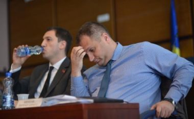 Vetëvendosje mund ta largojë Shpend Ahmetin nga pozita e kryetarit të Prishtinës