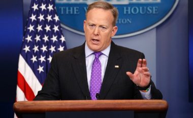 SHBA: Sean Spicer kërkoi falje për komentet lidhur me Hitlerin