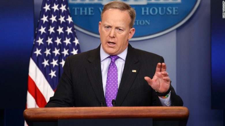 SHBA: Sean Spicer kërkoi falje për komentet lidhur me Hitlerin