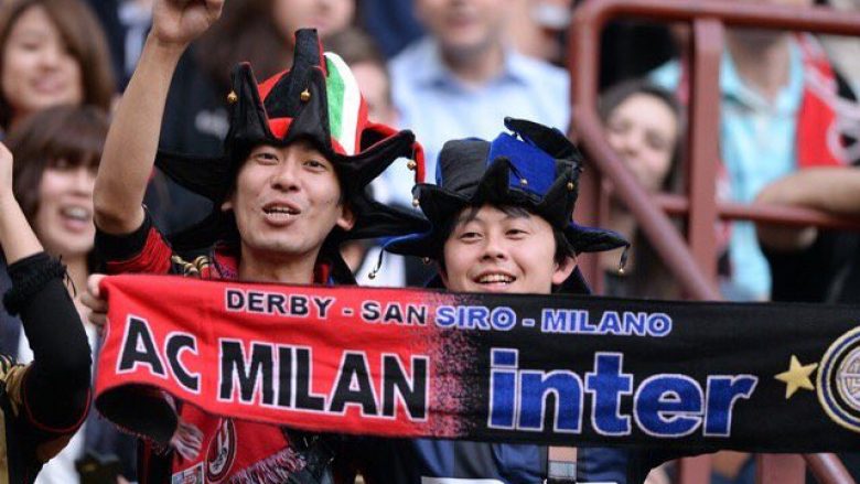 Tifozët aziatikë nuk mungojnë as në stadium për derbin e Milanos (Foto)