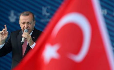 Në çdo telefonatë në Turqi, dje u lajmërua zëri i Erdoganit