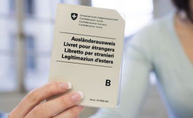 Zvicra ndryshon rregullat e leje qëndrimit për të huajt