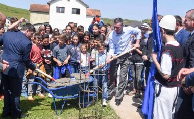 Veseli vendos gurthemelin e shkollës së re në Kaçanik të vjetër