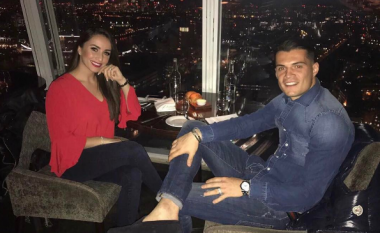 Granit Xhaka feston përvjetorin e dytë të fejesës (Foto)