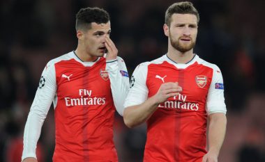 Xhaka dhe Mustafi në dyshim për Unitedin