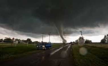 SHBA, moti i keq shoqëruar me tornado lë 14 të vdekur