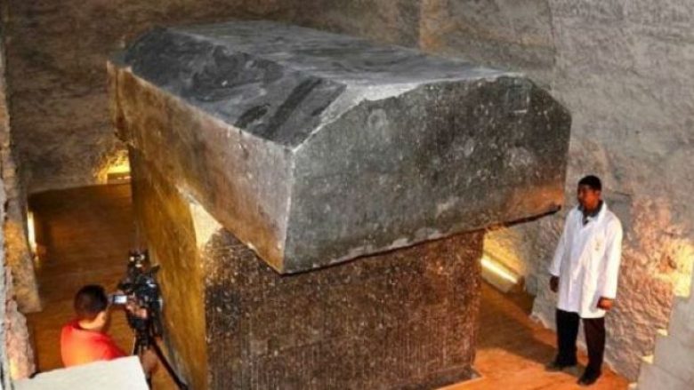 Arkivolet misterioze të Egjiptit, peshojnë më shumë se 100 tonë (Foto)