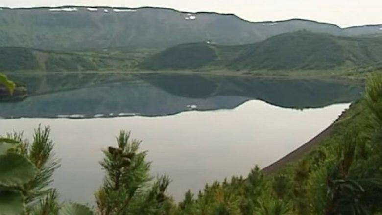 Liqeni që fsheh një sekret të tmerrshëm: Vetëm një orë qëndrim pranë tij, mjafton që të vdisni në mënyrën më brutale (Foto/Video)