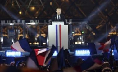 Macron jep dorëheqje nga kreu i Lëvizjes