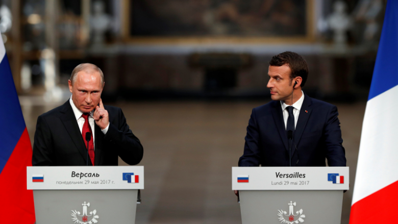 Presidenti francez ka bërë diçka që asnjë lider botëror më parë nuk ka pasur guximin t’i bëjë Putinit (Foto/Video)