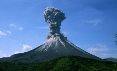 Shkencëtarët rusë krijojnë vullkanin artificial