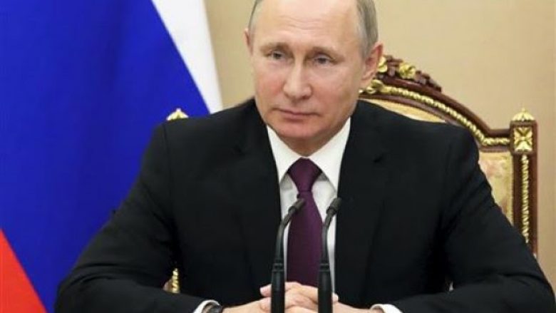 Putin: Shkarkimi i shefit të FBI nuk ndikon në marrëdhëniet me SHBA