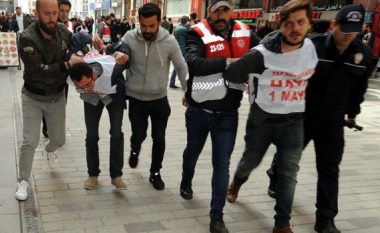 Turqi: Përdoret gaz lotsjellës e plumba gome për të shpërndarë protestuesit e ”1 Majit”, 207 të arrestuar (Foto)
