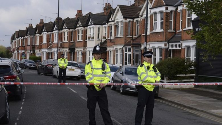 Policia evakuon stacionin e Londrës për shkak të një “pakoje të dyshimtë”