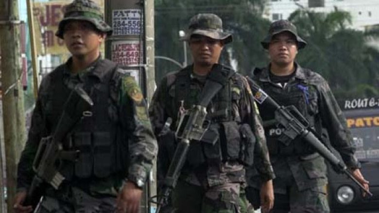 Filipine, militantët e ISIS mësyjnë qytetin, i presin kokën shefit të policisë