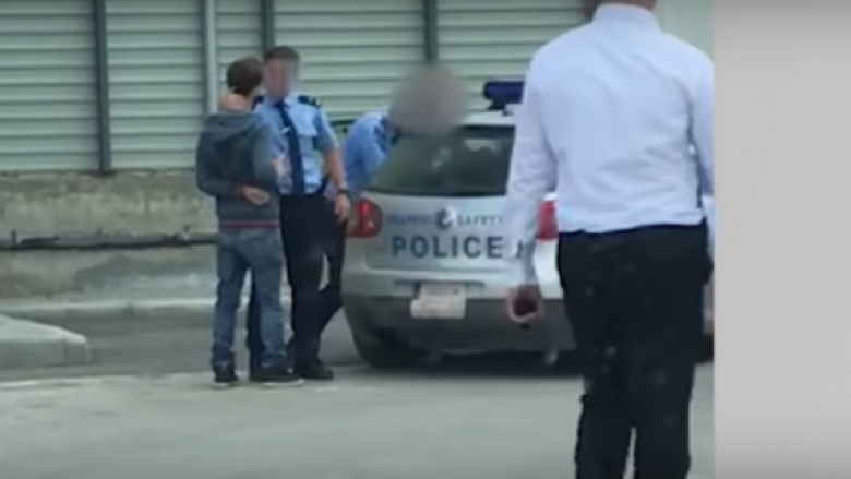 Suspendohet polici që grushtoi të arrestuarin (Video)