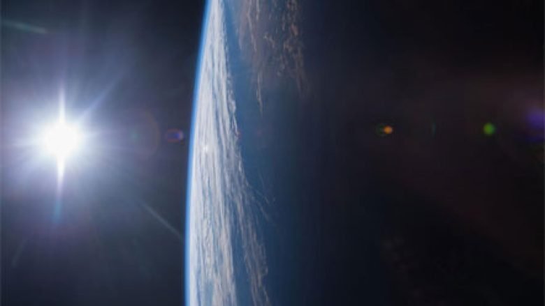 NASA kthen sytë nga Dielli