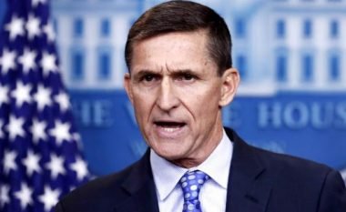 Flynn hetohet për lidhjet e tij me Rusinë