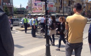 Policia ndërhyn në një rrahje në qendër të Prishtinës (Foto/Video)