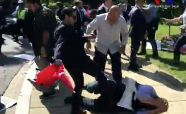 Përleshje në Washington, truprojat e Erdoganit sulmojnë protestuesit kurdë (Video)