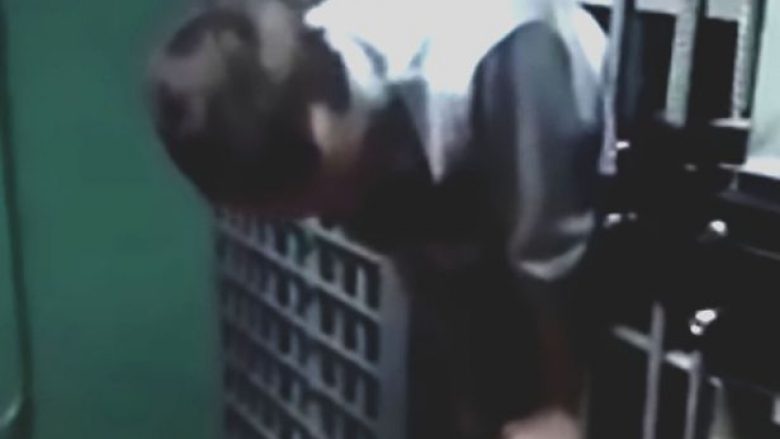 Tentoi të arratiset nga burgu, nuk shkoi gjithçka siç e kishte planifikuar (Foto/Video)