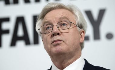 Davis: Britania nuk do të paguajë 100 miliardë euro për Brexit-in