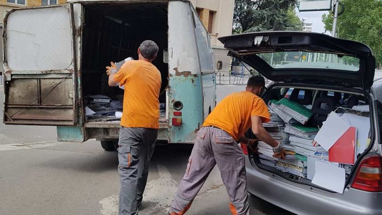 Shkatërrohen dokumente arkivore për çështje korrupsioni në Maqedoni (Foto)