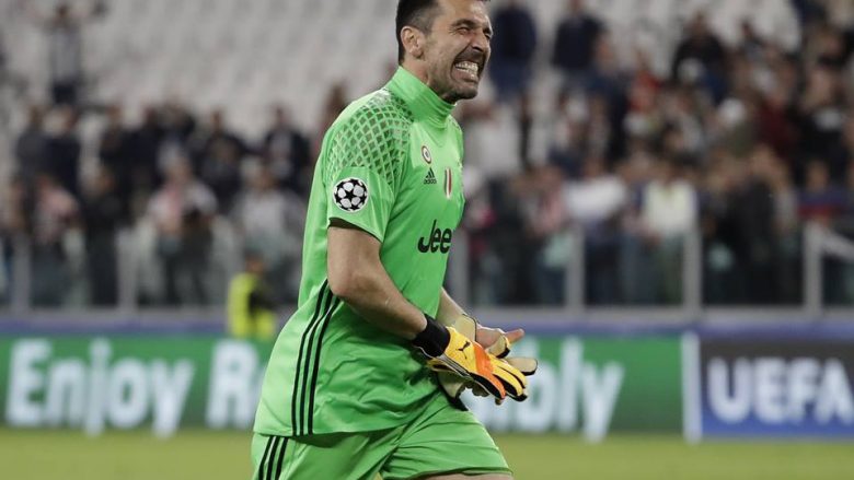 Buffon u tregua i madh – U largua i fundit nga stadiumi pasi përshëndeti të gjithë tifozët (Video)