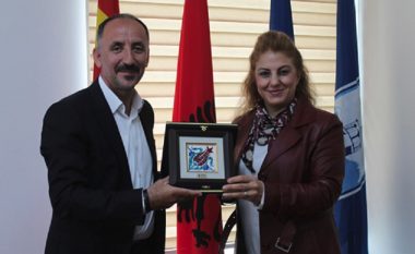 Kara: Turqia mbështet Nevzat Bejtën në qeverisjen me Komunën e Gostivarit
