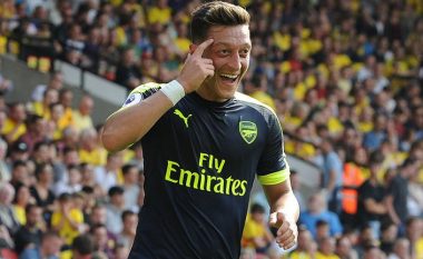 Ozil i shënon gol të bukur Stoke Cityt (Video)