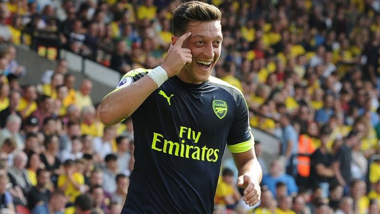 Ozil i shënon gol të bukur Stoke Cityt (Video)