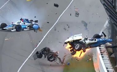 Aksident i frikshëm në Indianapolis, përplasën dy pilotë (Video)