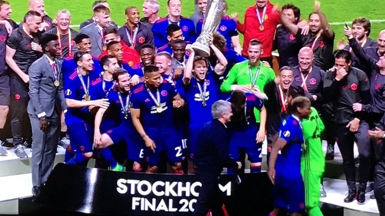 Festa e kampionëve pas triumfit në finale të Stokholmit (Video)