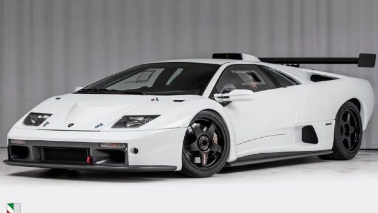 Del në shitje Lamborghini Diablo që i përket koleksionit prej vetëm 30 njësive (Foto)